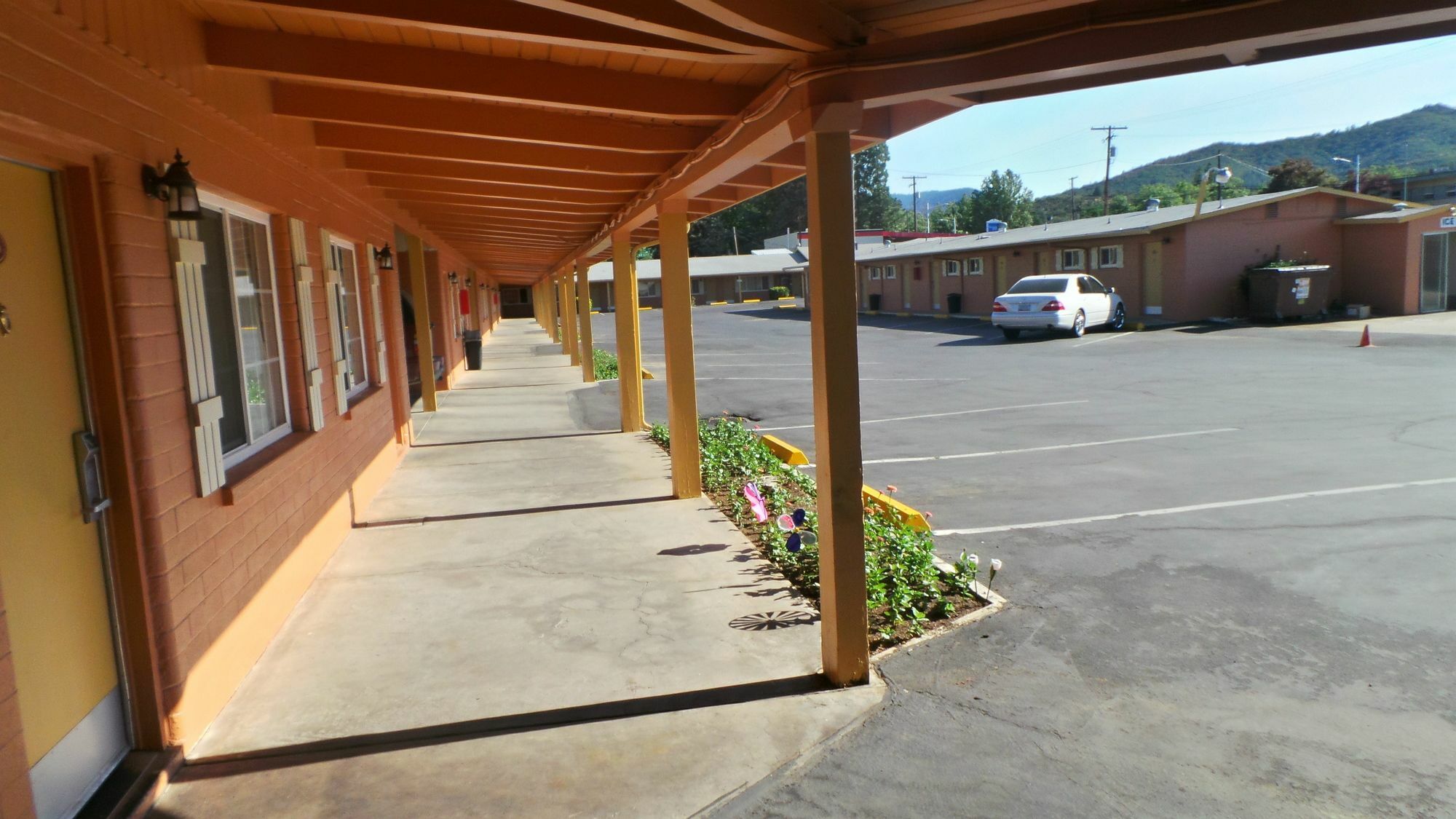 Relax Inn Yreka Exterior foto